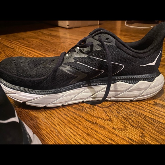 HOKA One One Arahi 5 - Picture 2 of 4